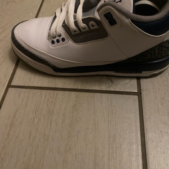 Jordan 3 retro (used) - Picture 7 of 9